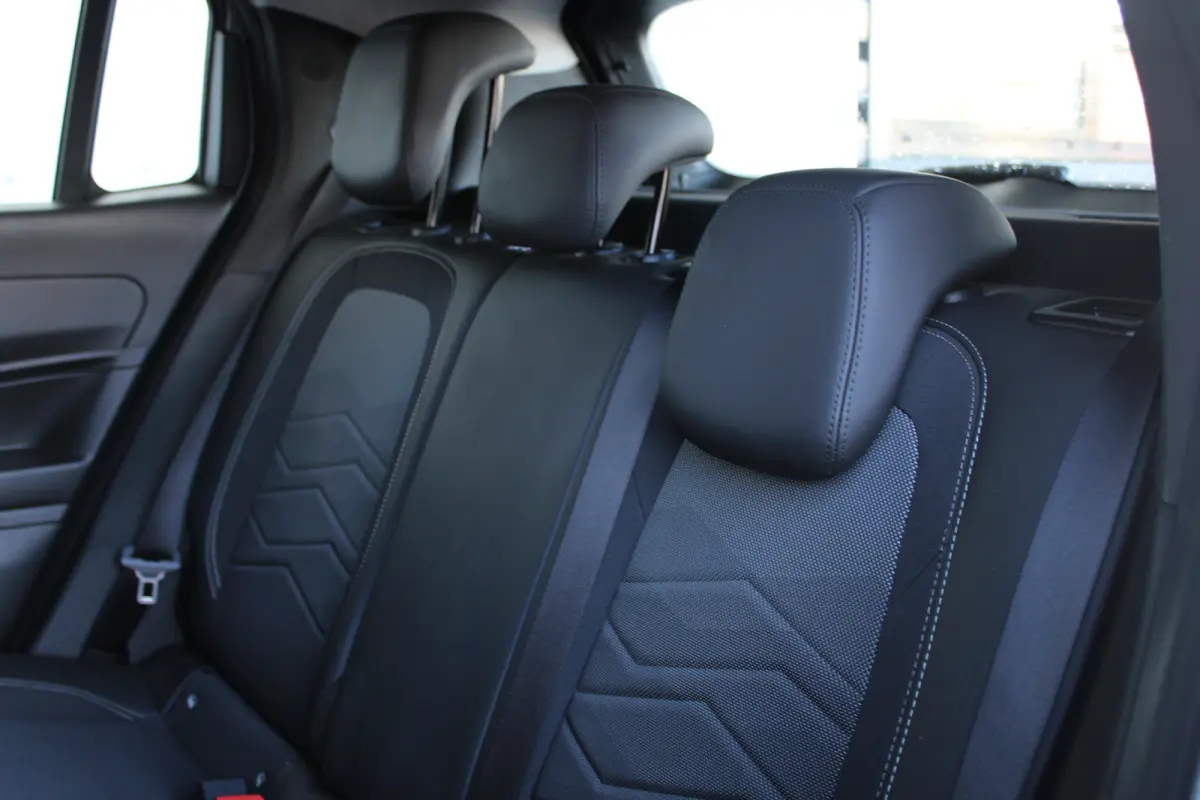 1.2 e-Hybrid Altitude | Adaptieve cruise control | Climate control | Apple carplay & Android auto |