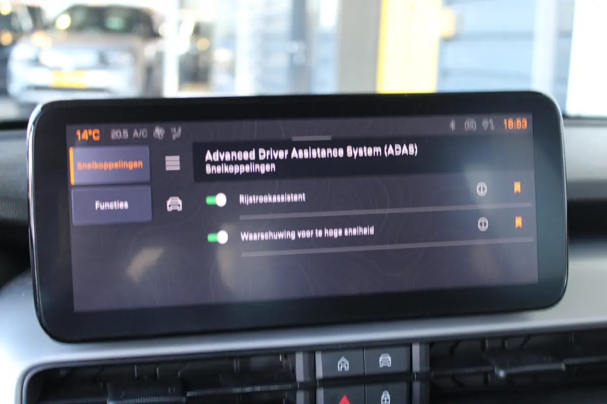 1.2 e-Hybrid Altitude | Adaptieve cruise control | Climate control | Apple carplay & Android auto |