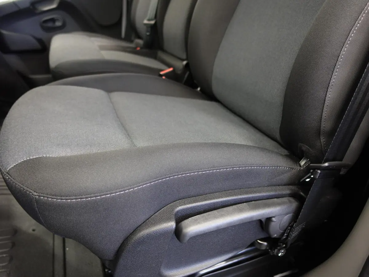 T33 2.3 dCi 135PK L2H2 Airco Cruise control Parkeersensoren Navigatie Trekhaak