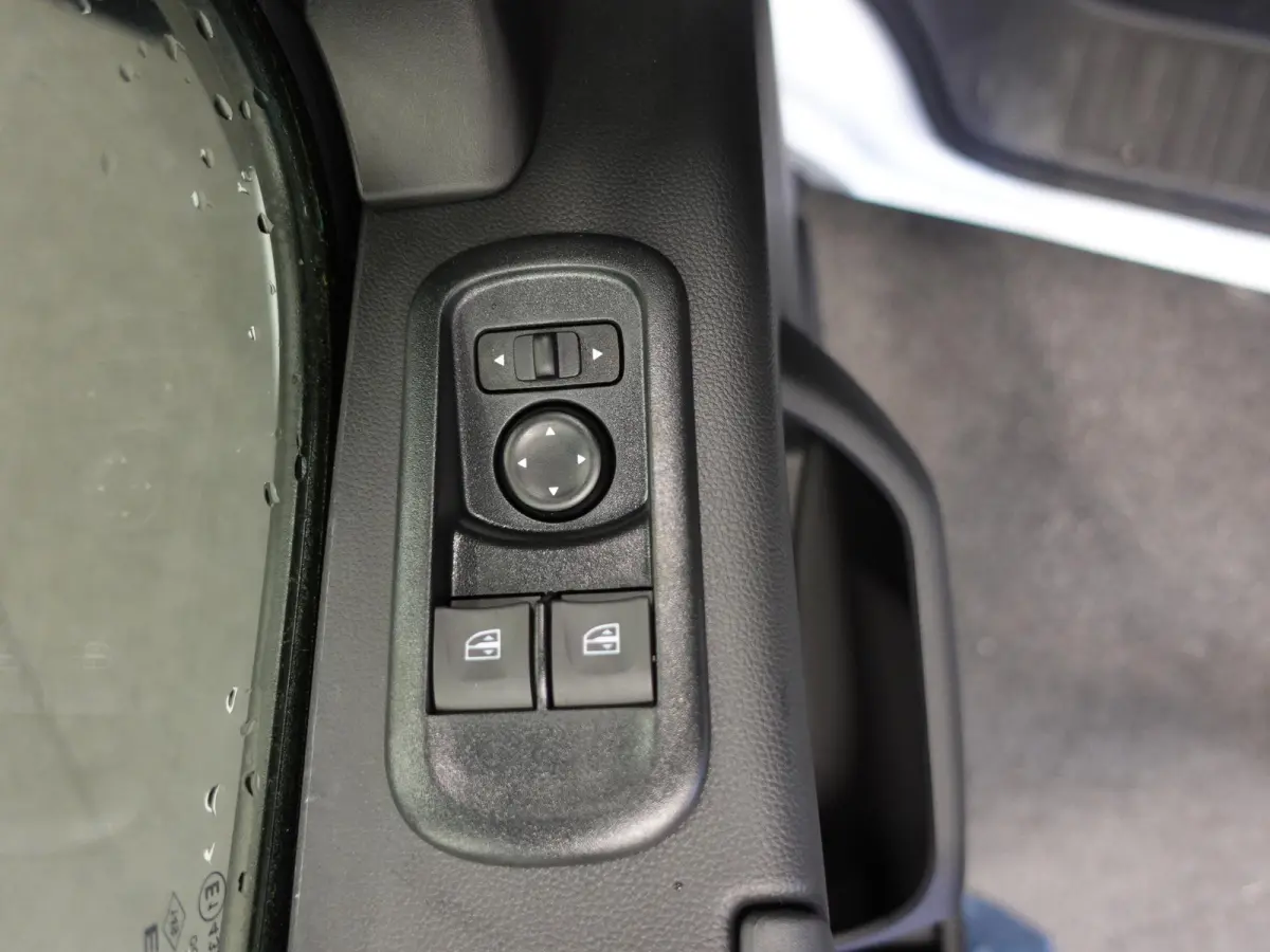 T33 2.3 dCi 135PK L2H2 Airco Cruise control Parkeersensoren Navigatie Trekhaak
