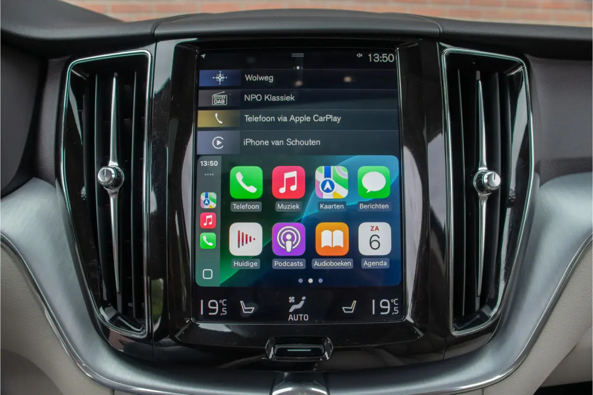 T8 Twin Engine AWD Momentum, Leder, Carplay, Trekhaak, Stoelverwarming, Camera, Panoramadak, Full LED.