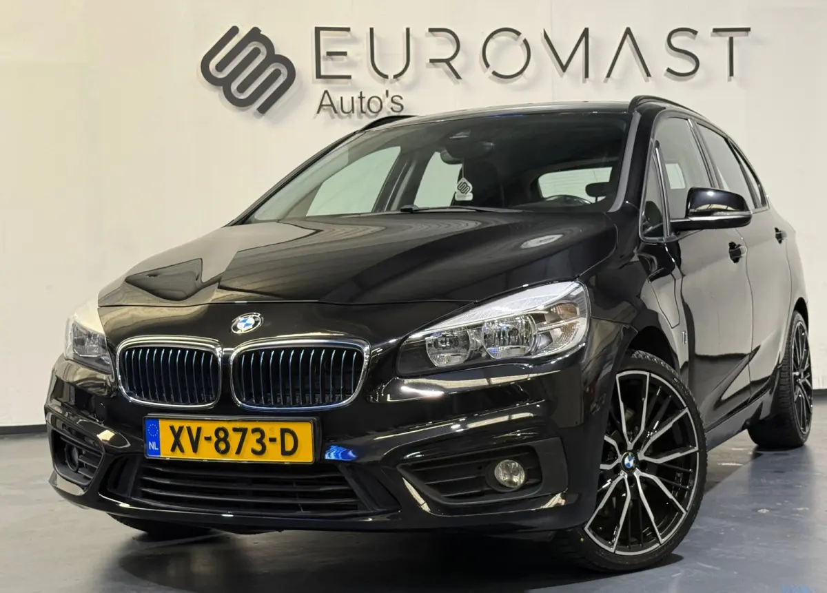 225xe iPerformance Plug In Hybride Navi Camera Cruise Leder bekleding Nieuwe Apk