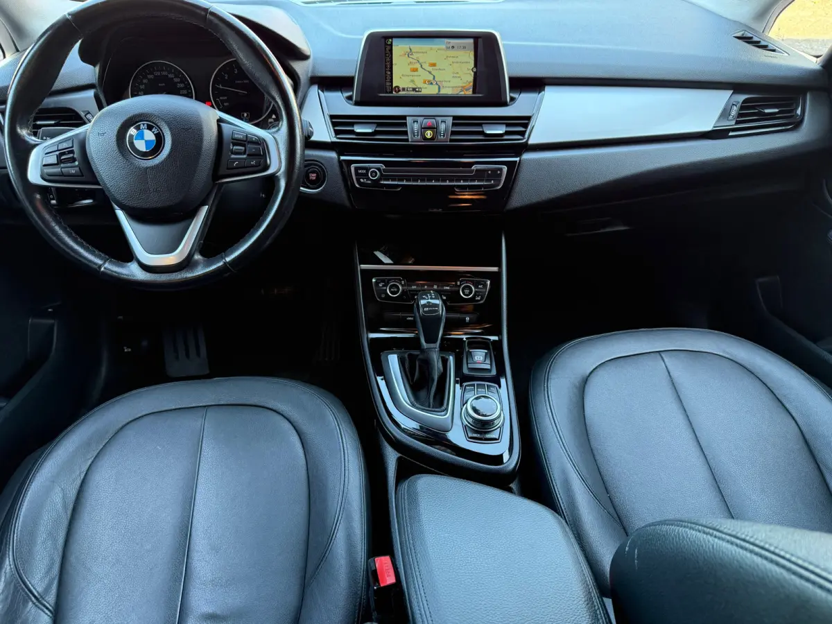 225xe iPerformance Plug In Hybride Navi Camera Cruise Leder bekleding Nieuwe Apk