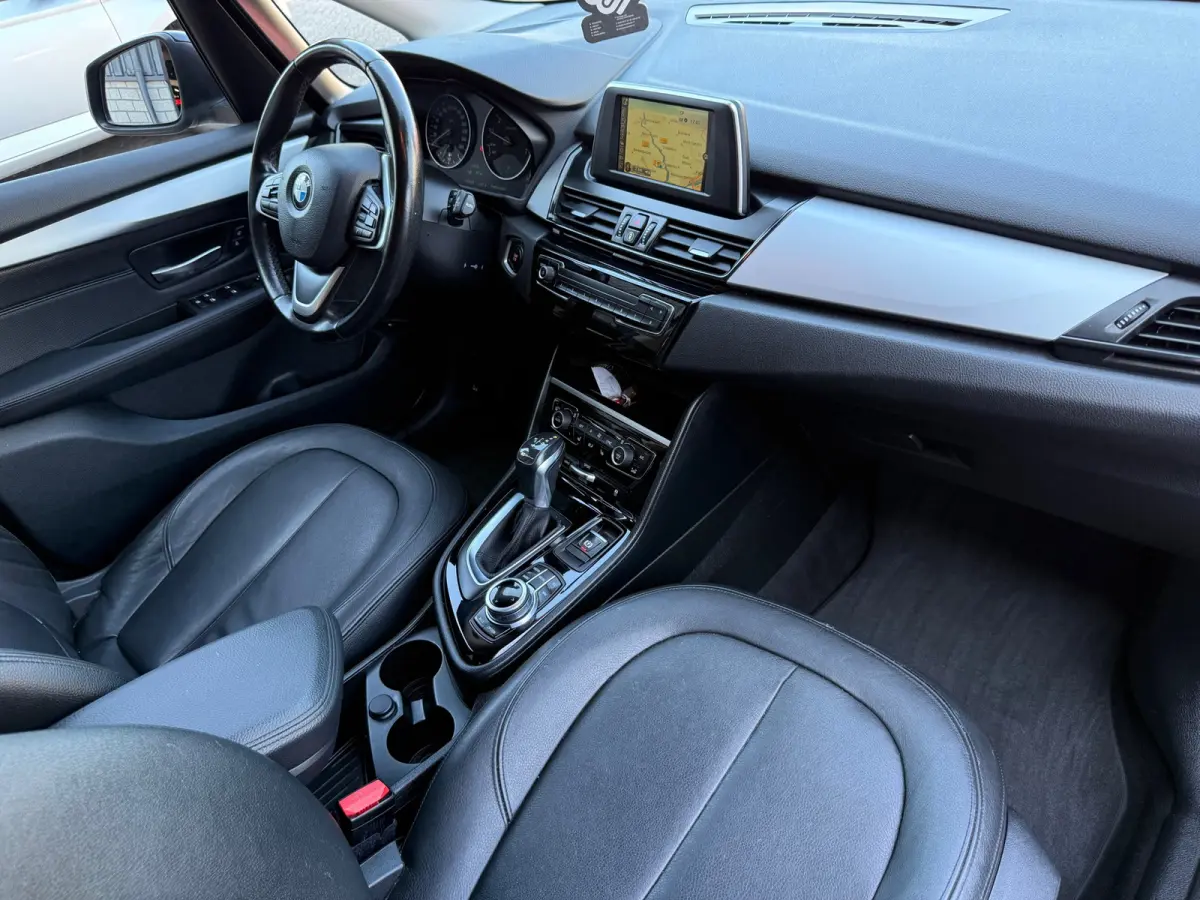 225xe iPerformance Plug In Hybride Navi Camera Cruise Leder bekleding Nieuwe Apk
