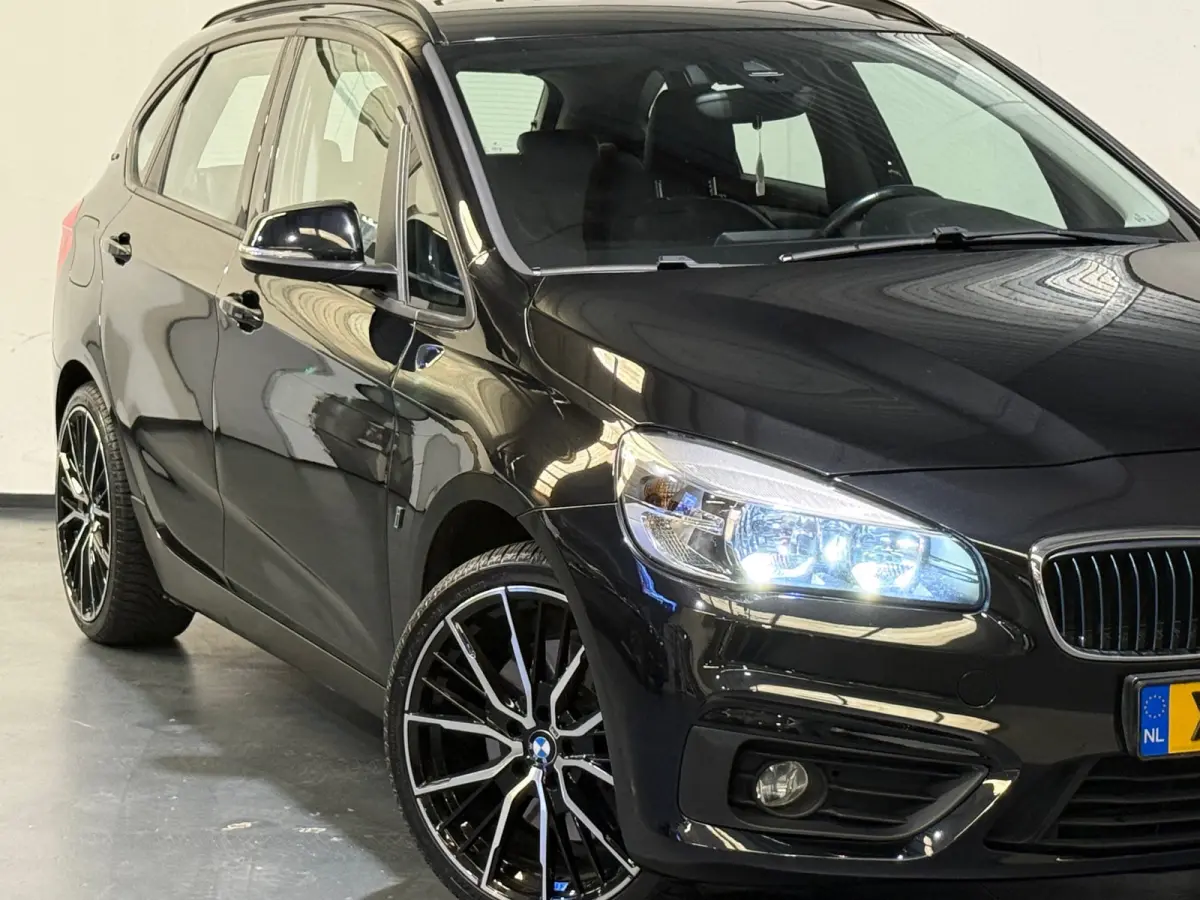 225xe iPerformance Plug In Hybride Navi Camera Cruise Leder bekleding Nieuwe Apk