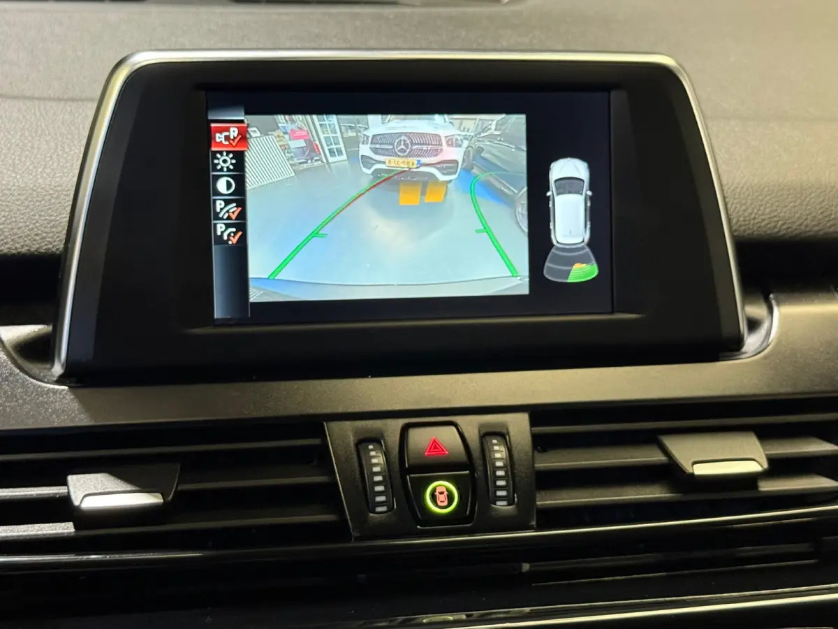225xe iPerformance Plug In Hybride Navi Camera Cruise Leder bekleding Nieuwe Apk