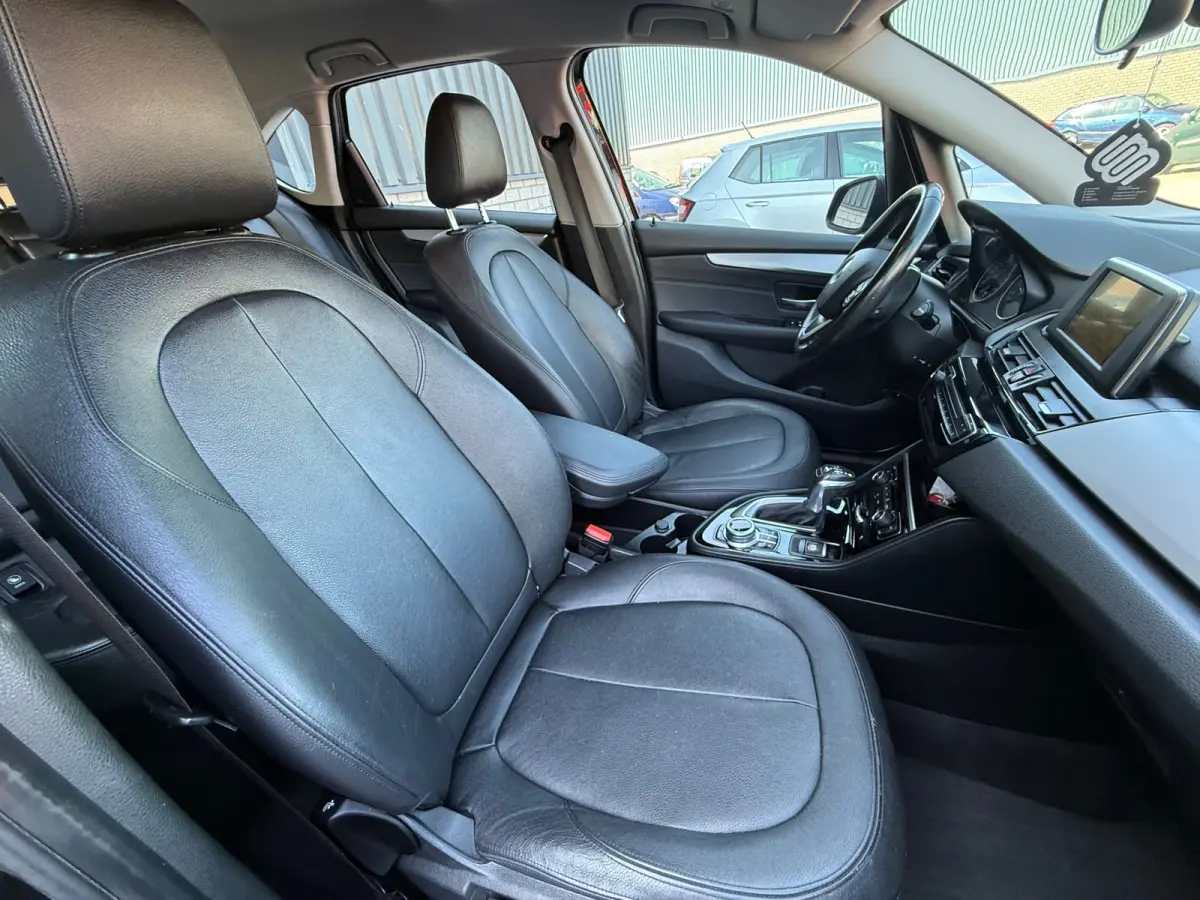 225xe iPerformance Plug In Hybride Navi Camera Cruise Leder bekleding Nieuwe Apk