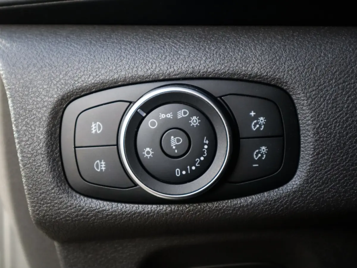 300 2.0 TDCI L2H1 Limited DC 2e-Eig. & Keurig-Onderh. BOVAG-Garantie. NL-Auto.
