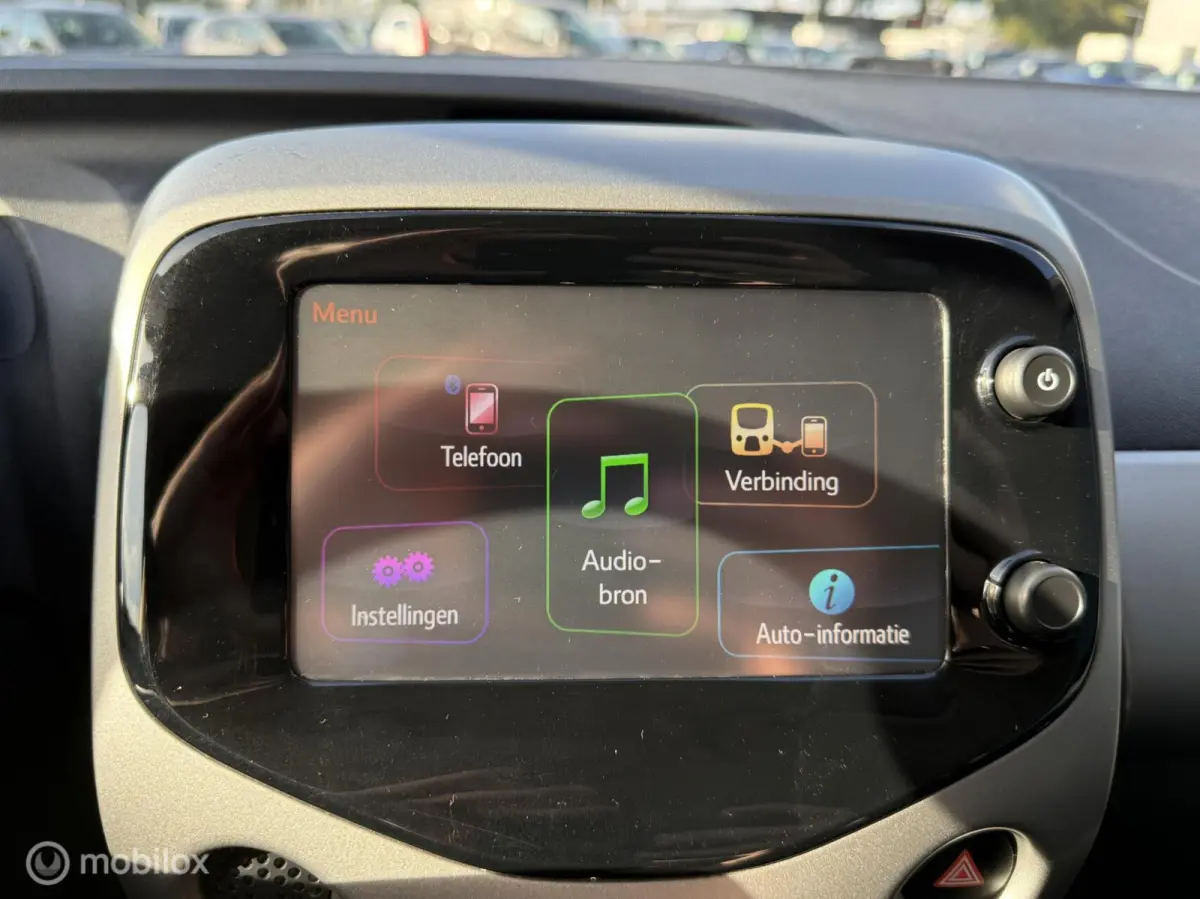 1.0 VVT-i x-play AIRCO | BLUETOOTH | TOPSTAAT |