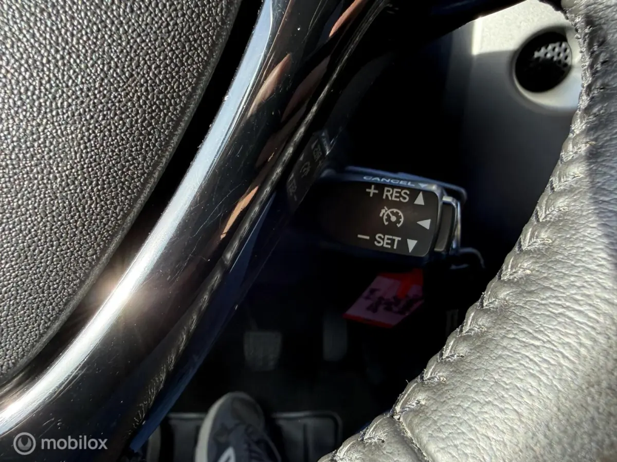 1.0 VVT-i x-play AIRCO | BLUETOOTH | TOPSTAAT |