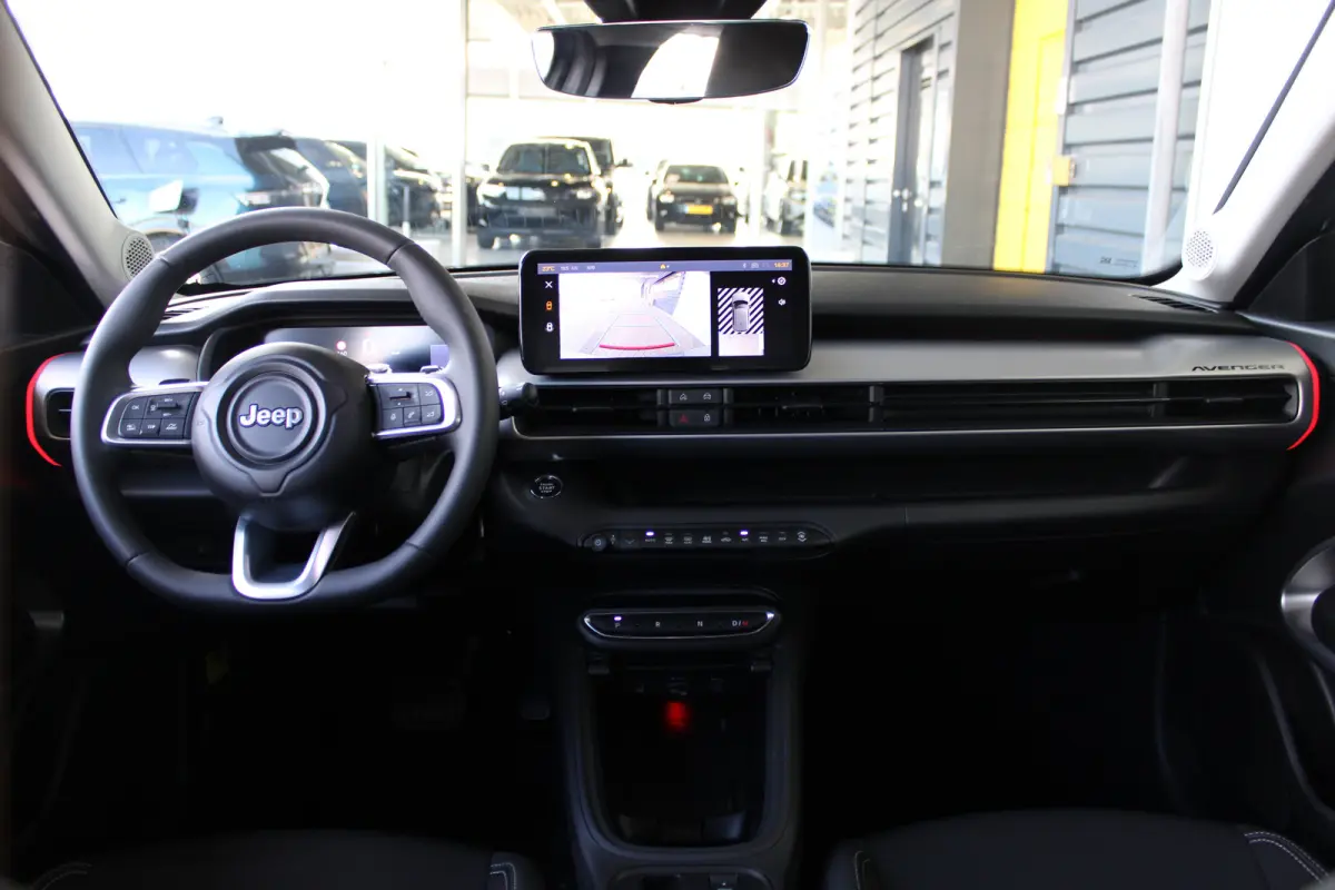 1.2 e-Hybrid Summit | Adaptieve cruise control | 18` lichtmetalen velgen | Climate control |