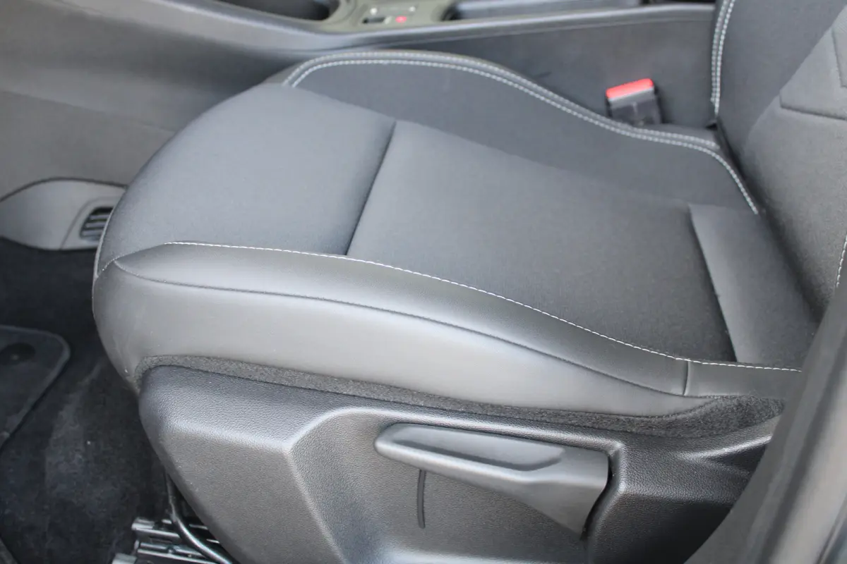 1.2 e-Hybrid Summit | Adaptieve cruise control | 18` lichtmetalen velgen | Climate control |