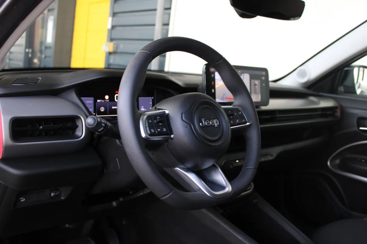 1.2 e-Hybrid Summit | Adaptieve cruise control | 18` lichtmetalen velgen | Climate control |