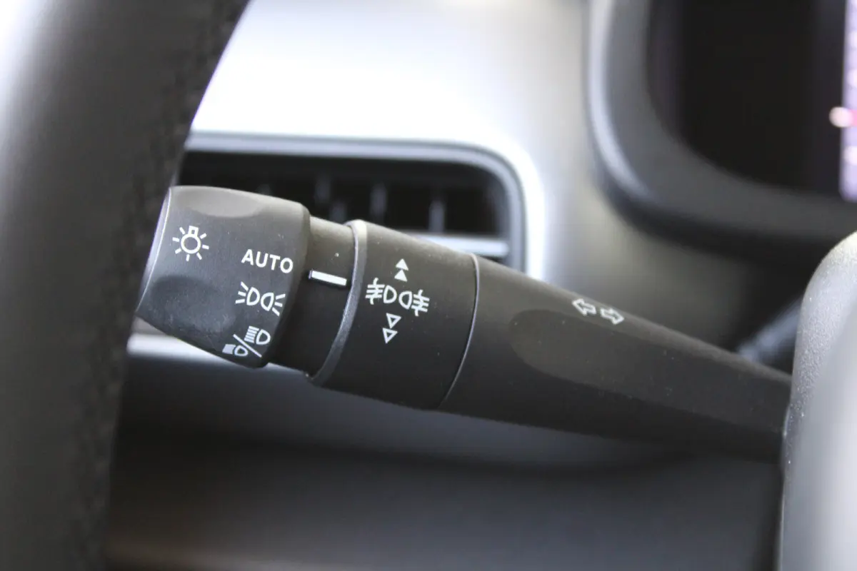 1.2 e-Hybrid Summit | Adaptieve cruise control | 18` lichtmetalen velgen | Climate control |