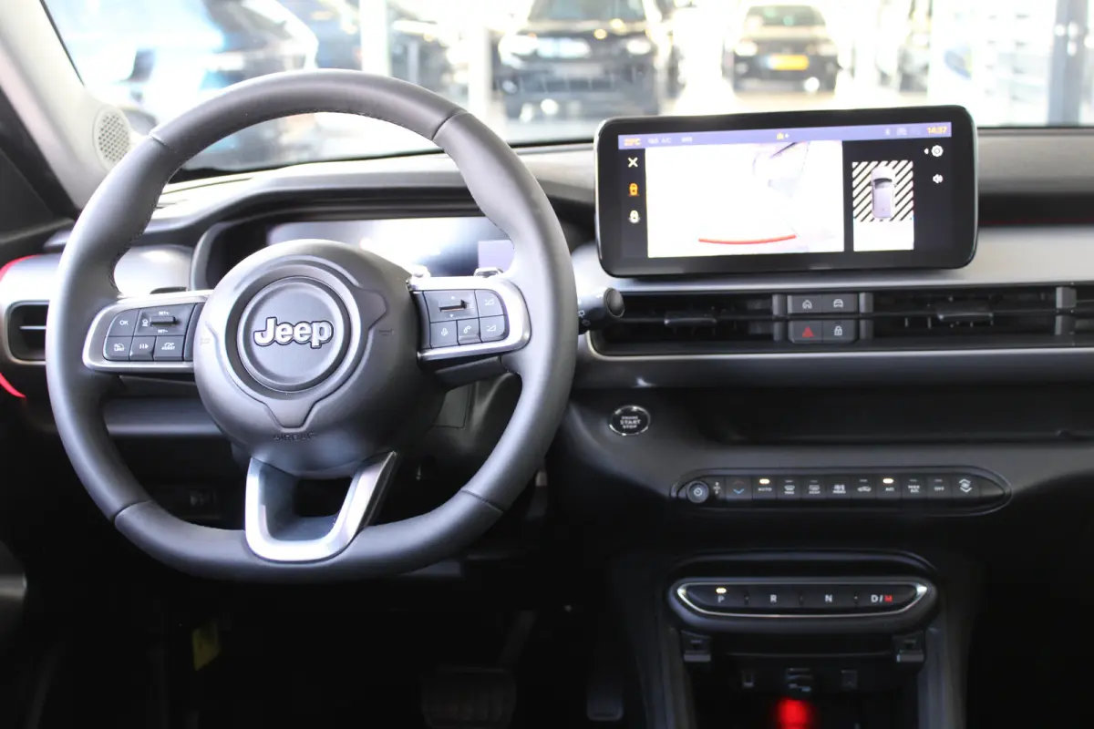 1.2 e-Hybrid Summit | Adaptieve cruise control | 18` lichtmetalen velgen | Climate control |