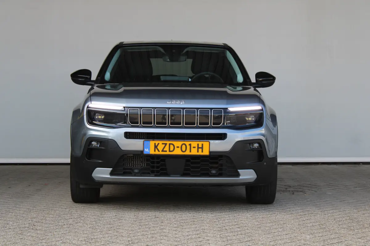 1.2 e-Hybrid Summit | Adaptieve cruise control | 18` lichtmetalen velgen | Climate control |