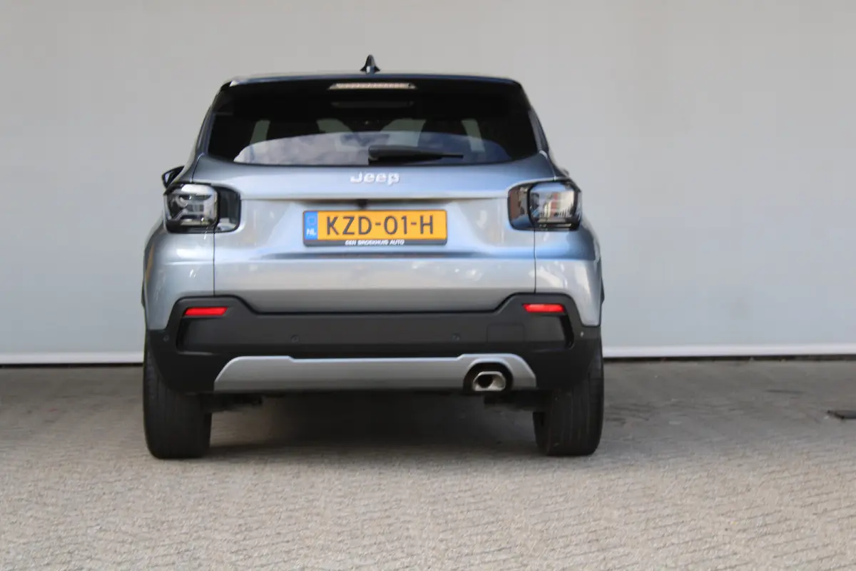 1.2 e-Hybrid Summit | Adaptieve cruise control | 18` lichtmetalen velgen | Climate control |