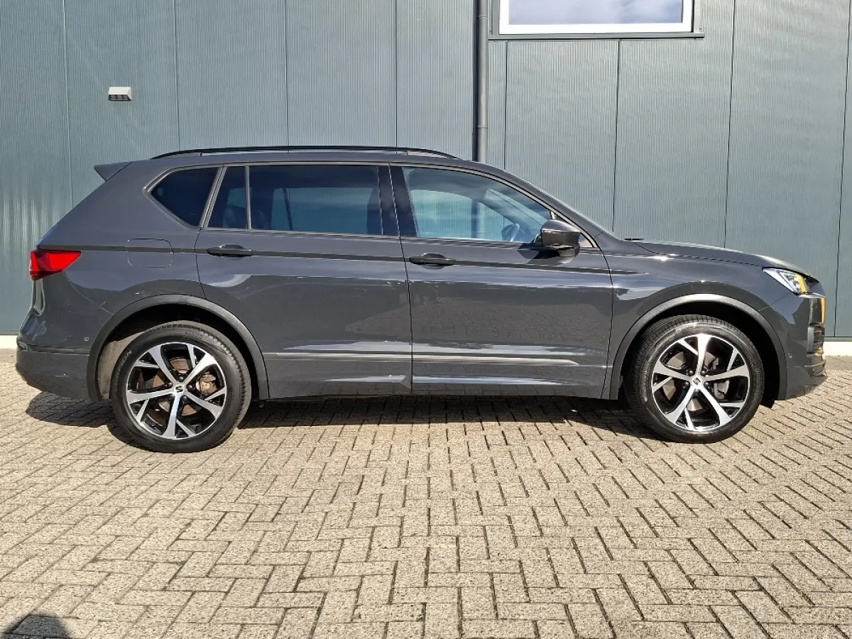 * FR * 1.4 TSI e-Hybrid PHEV 245pk * Elek. Trekhaak * Navigatiesysteem * Stoelverwarming *