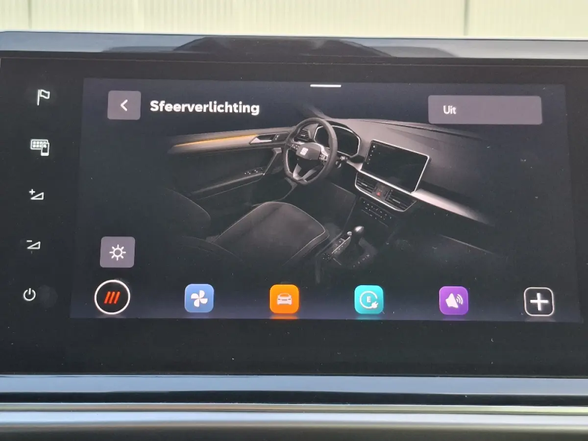 * FR * 1.4 TSI e-Hybrid PHEV 245pk * Elek. Trekhaak * Navigatiesysteem * Stoelverwarming *