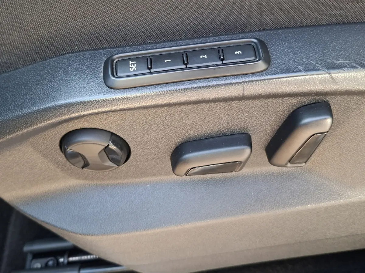 * FR * 1.4 TSI e-Hybrid PHEV 245pk * Elek. Trekhaak * Navigatiesysteem * Stoelverwarming *