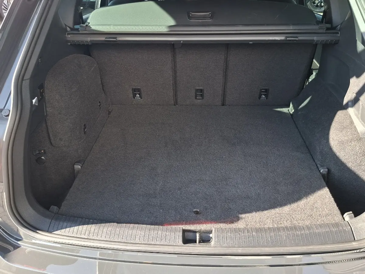 * FR * 1.4 TSI e-Hybrid PHEV 245pk * Elek. Trekhaak * Navigatiesysteem * Stoelverwarming *