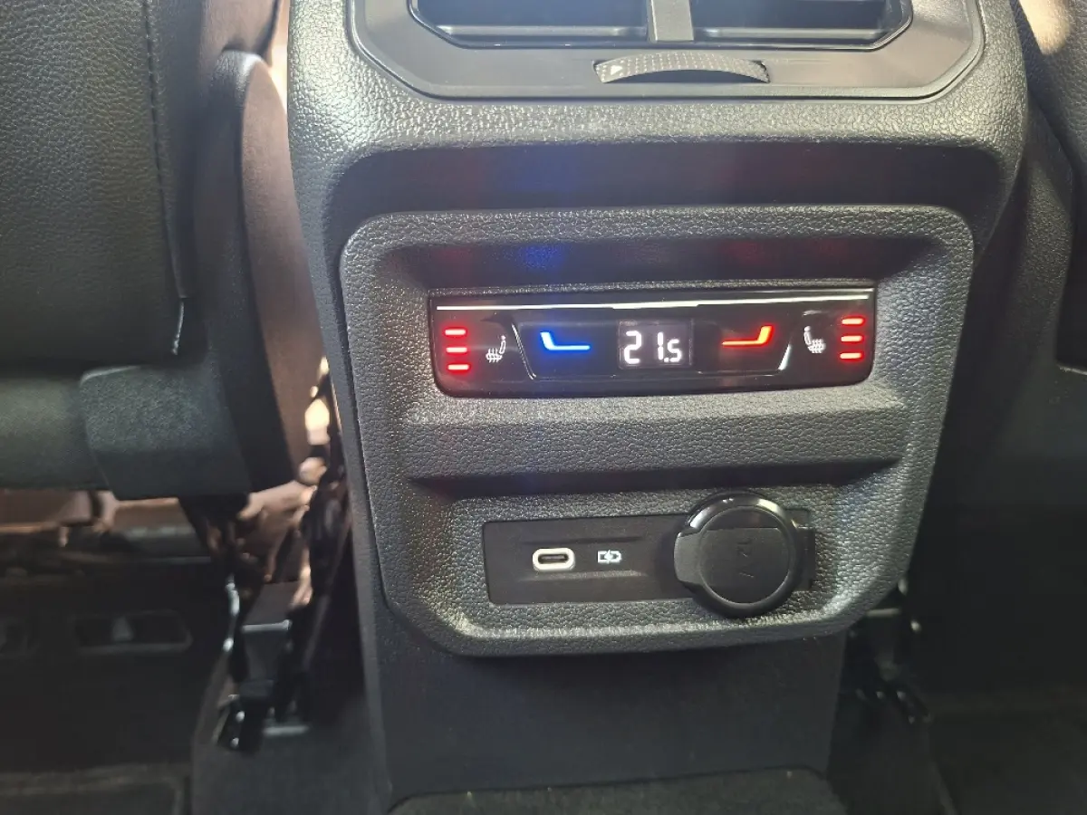 * FR * 1.4 TSI e-Hybrid PHEV 245pk * Elek. Trekhaak * Navigatiesysteem * Stoelverwarming *