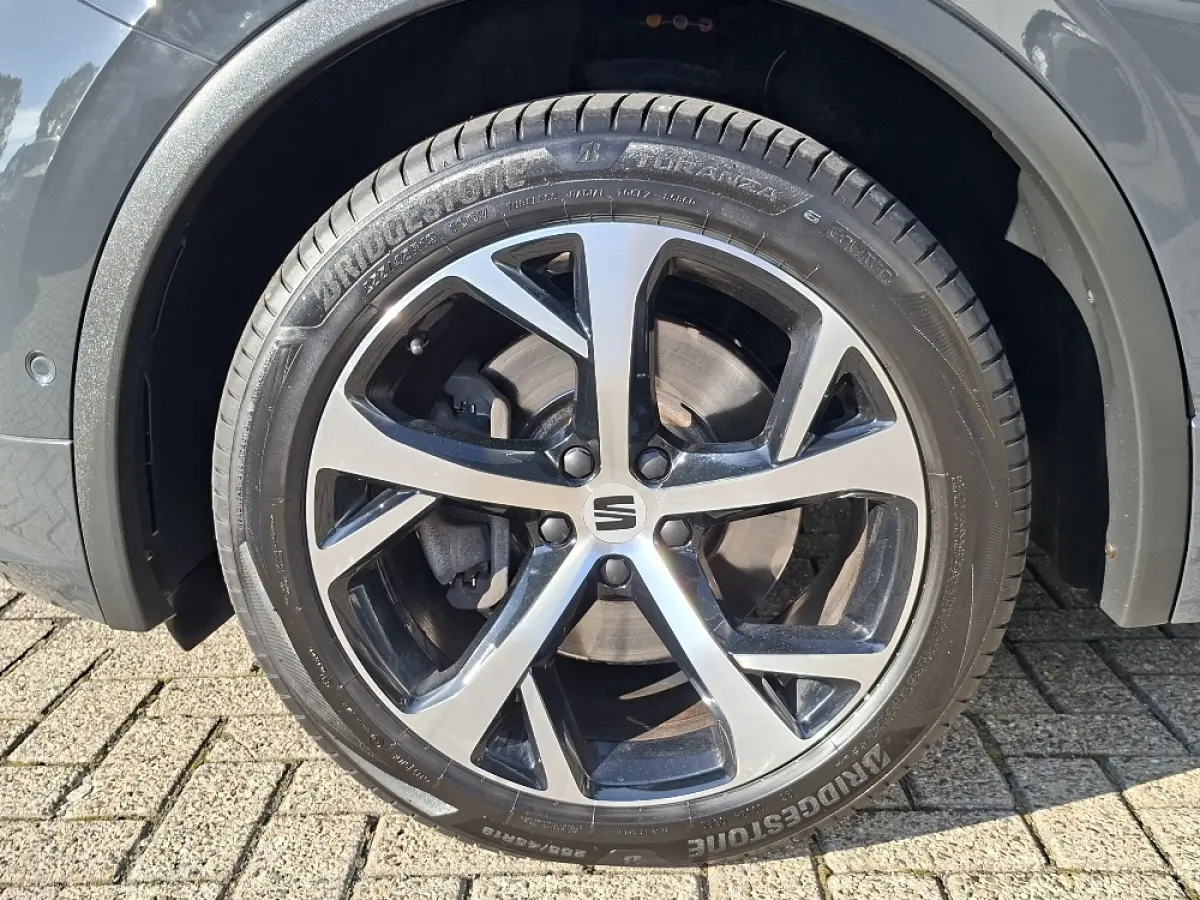 * FR * 1.4 TSI e-Hybrid PHEV 245pk * Elek. Trekhaak * Navigatiesysteem * Stoelverwarming *