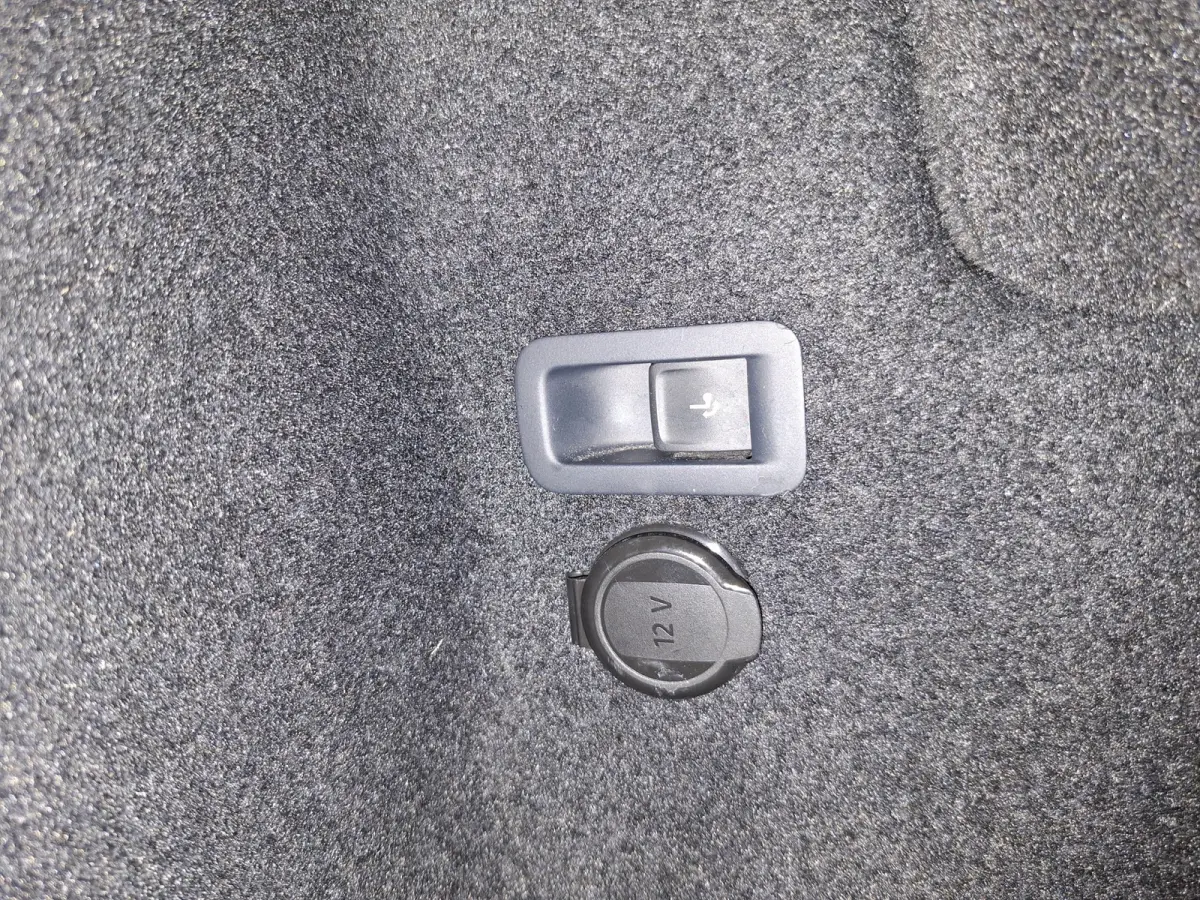 * FR * 1.4 TSI e-Hybrid PHEV 245pk * Elek. Trekhaak * Navigatiesysteem * Stoelverwarming *