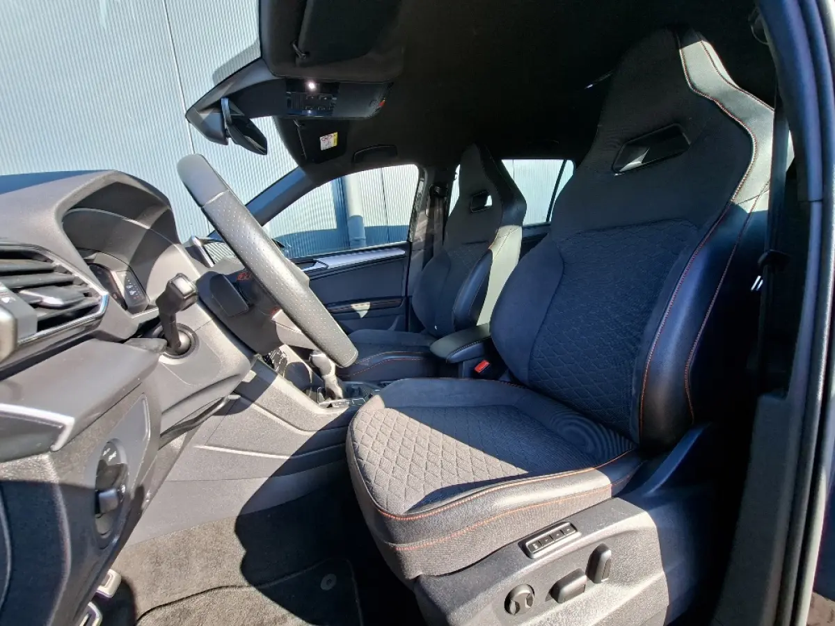 * FR * 1.4 TSI e-Hybrid PHEV 245pk * Elek. Trekhaak * Navigatiesysteem * Stoelverwarming *