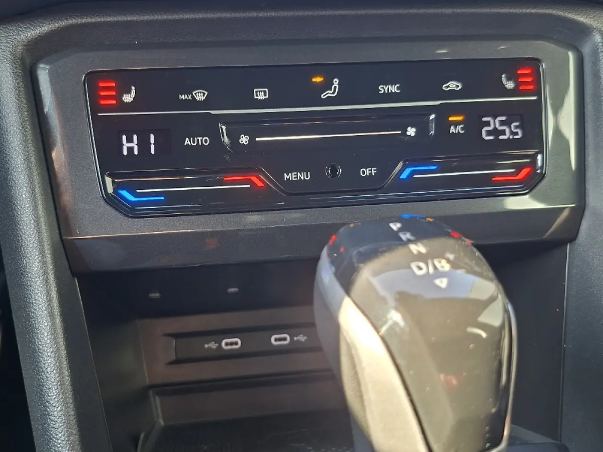* FR * 1.4 TSI e-Hybrid PHEV 245pk * Elek. Trekhaak * Navigatiesysteem * Stoelverwarming *