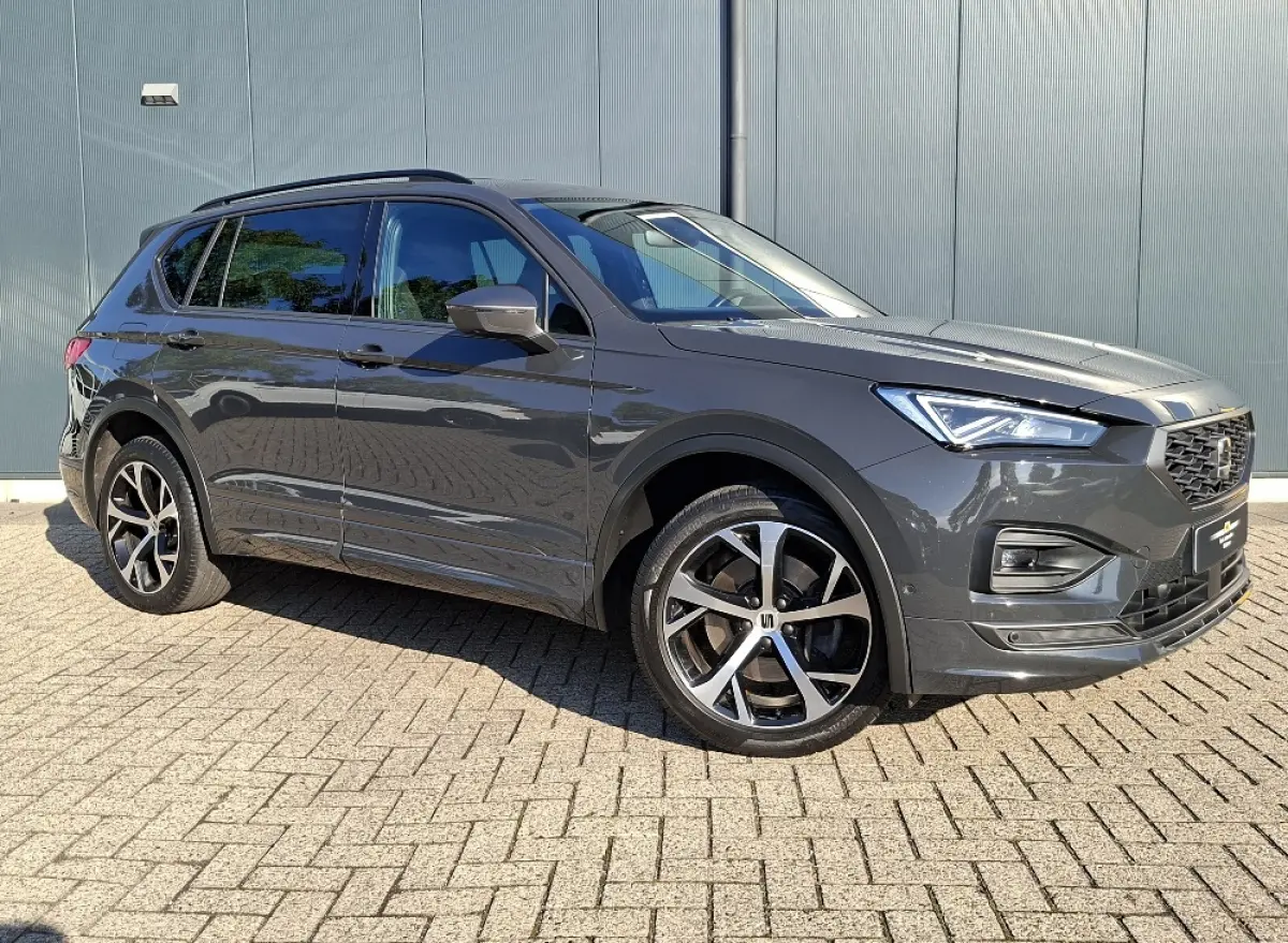 * FR * 1.4 TSI e-Hybrid PHEV 245pk * Elek. Trekhaak * Navigatiesysteem * Stoelverwarming *