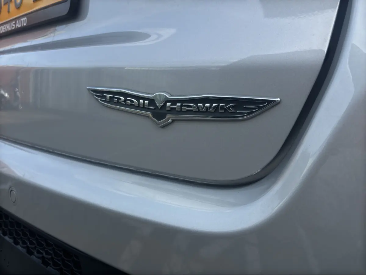 4xe 240 Plug-in Hybrid Trailhawk | Achteruitrijcamera | Trekhaak | Stoelventillate+verwarming | Panoramadak | Adapt. Cruise |