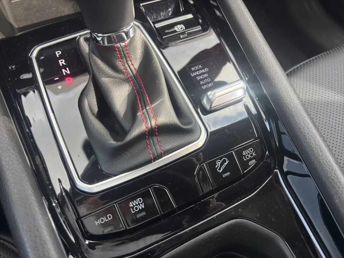 4xe 240 Plug-in Hybrid Trailhawk | Achteruitrijcamera | Trekhaak | Stoelventillate+verwarming | Panoramadak | Adapt. Cruise |