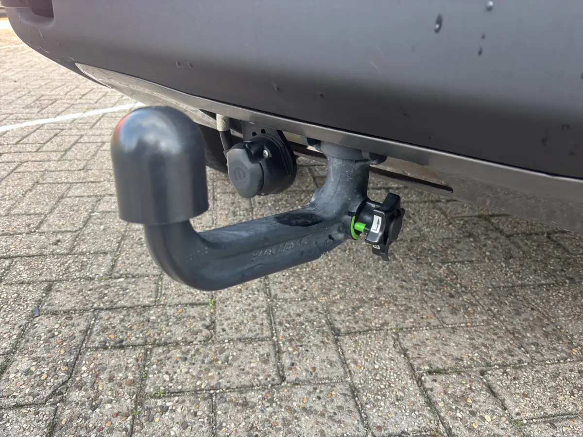 4xe 240 Plug-in Hybrid Trailhawk | Achteruitrijcamera | Trekhaak | Stoelventillate+verwarming | Panoramadak | Adapt. Cruise |