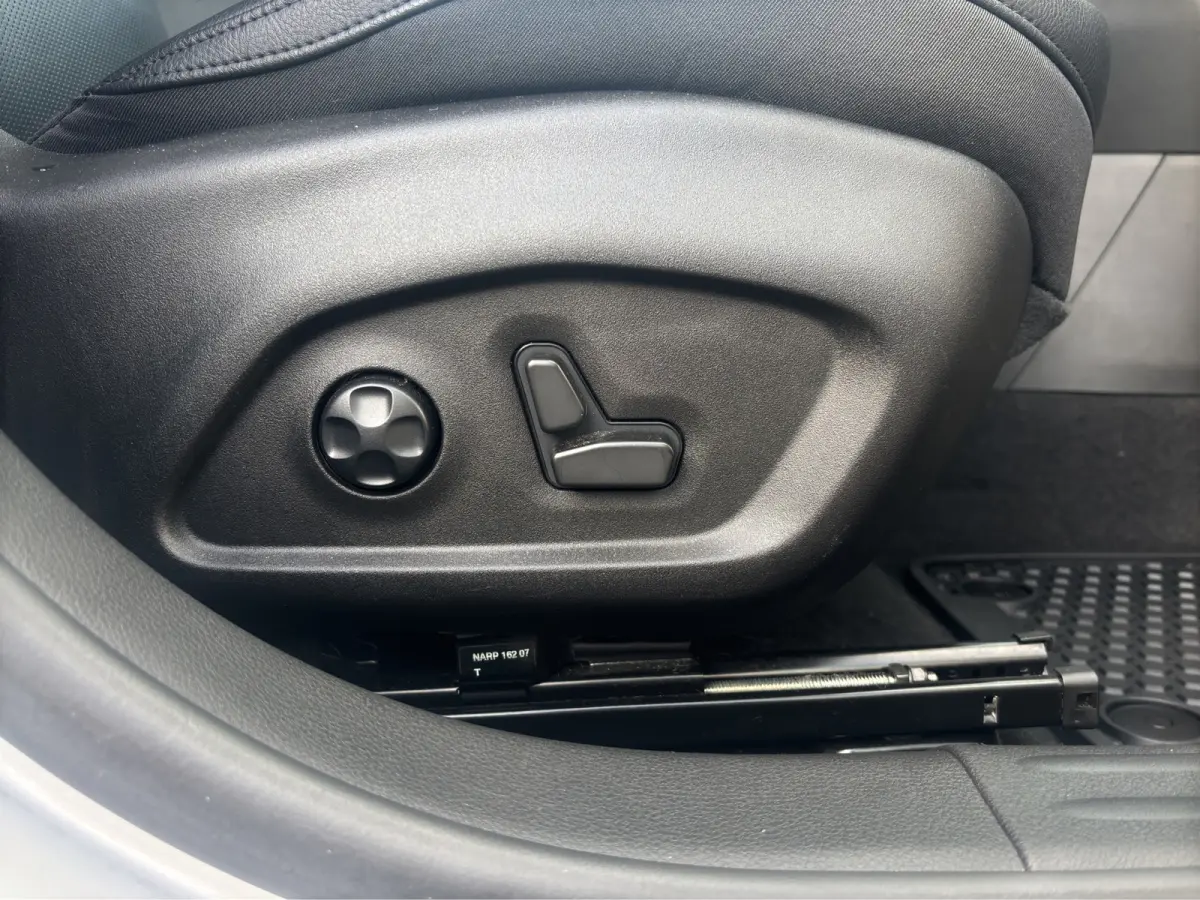 4xe 240 Plug-in Hybrid Trailhawk | Achteruitrijcamera | Trekhaak | Stoelventillate+verwarming | Panoramadak | Adapt. Cruise |