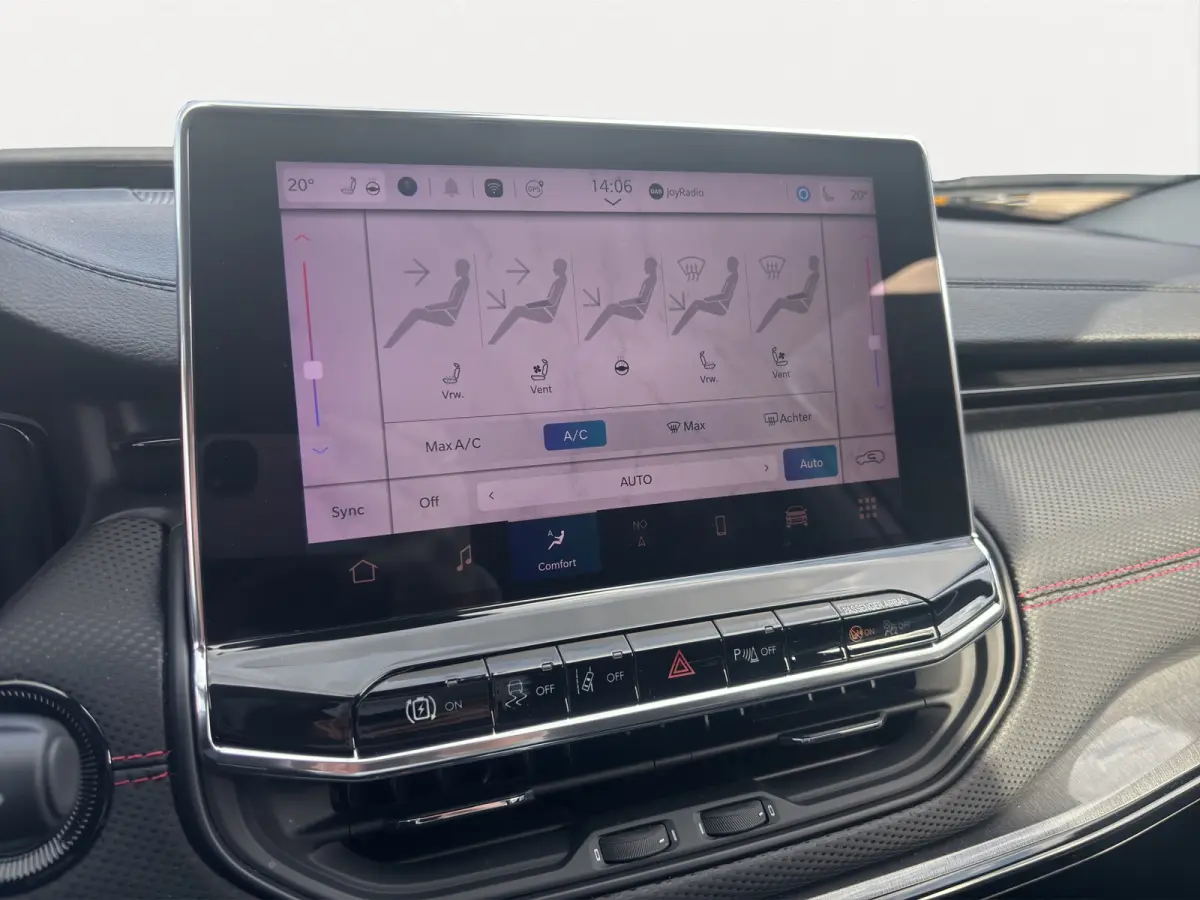 4xe 240 Plug-in Hybrid Trailhawk | Achteruitrijcamera | Trekhaak | Stoelventillate+verwarming | Panoramadak | Adapt. Cruise |