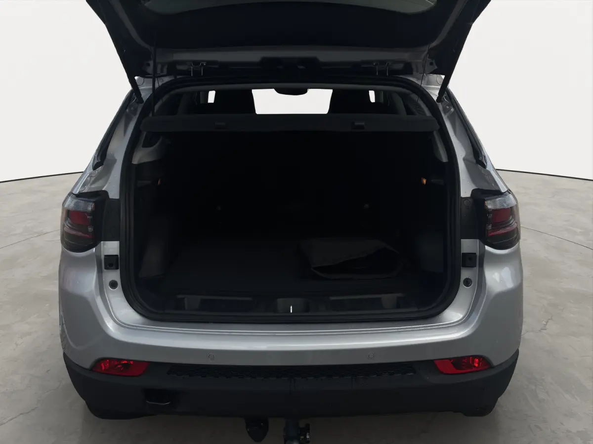 4xe 240 Plug-in Hybrid Trailhawk | Achteruitrijcamera | Trekhaak | Stoelventillate+verwarming | Panoramadak | Adapt. Cruise |