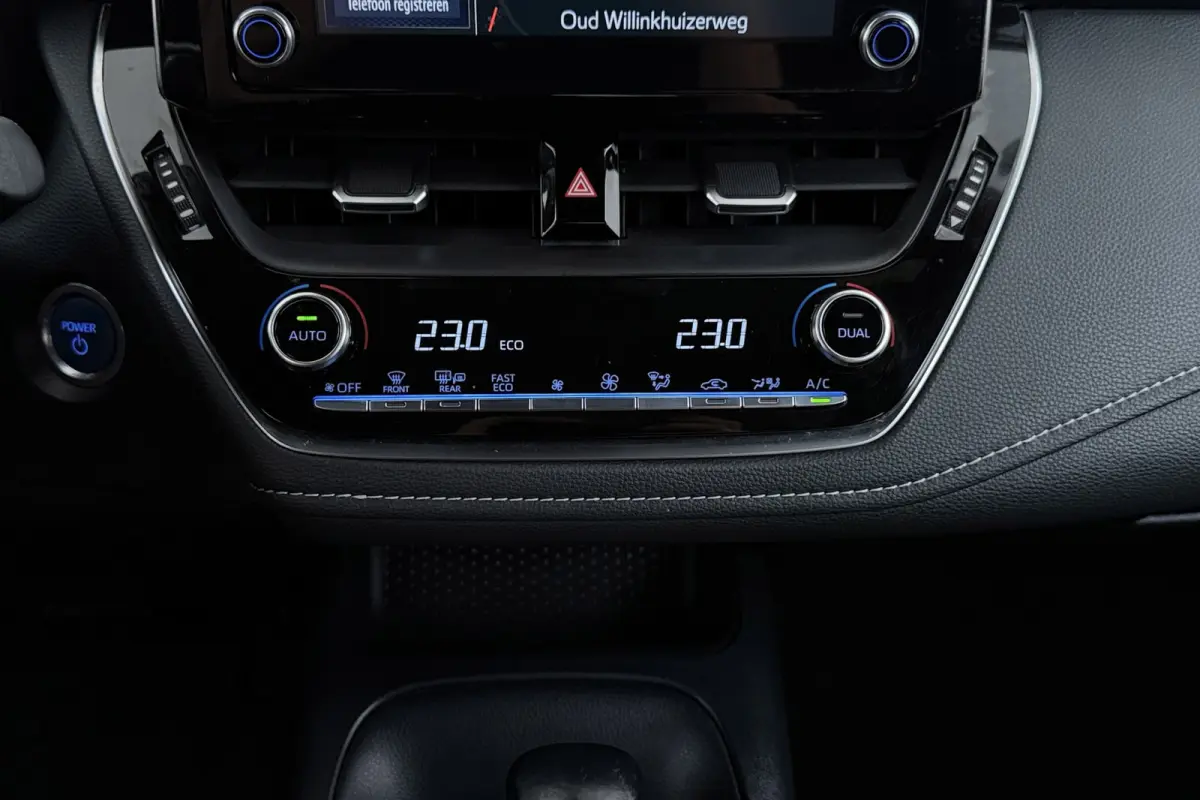 1.8 Hybrid Active | Org NL | Trekhaak | CarPlay | Camera | 92.000 KM! | Dealer Ond. |