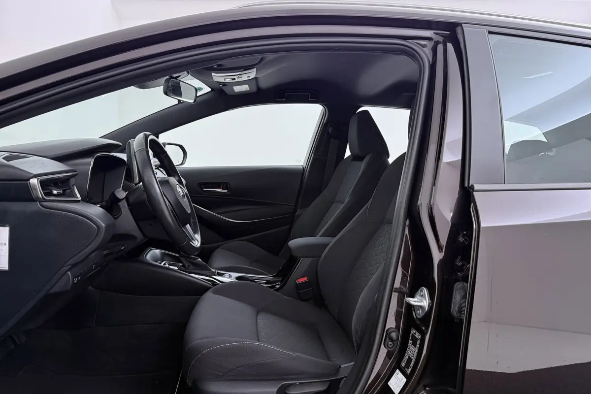 1.8 Hybrid Active | Org NL | Trekhaak | CarPlay | Camera | 92.000 KM! | Dealer Ond. |