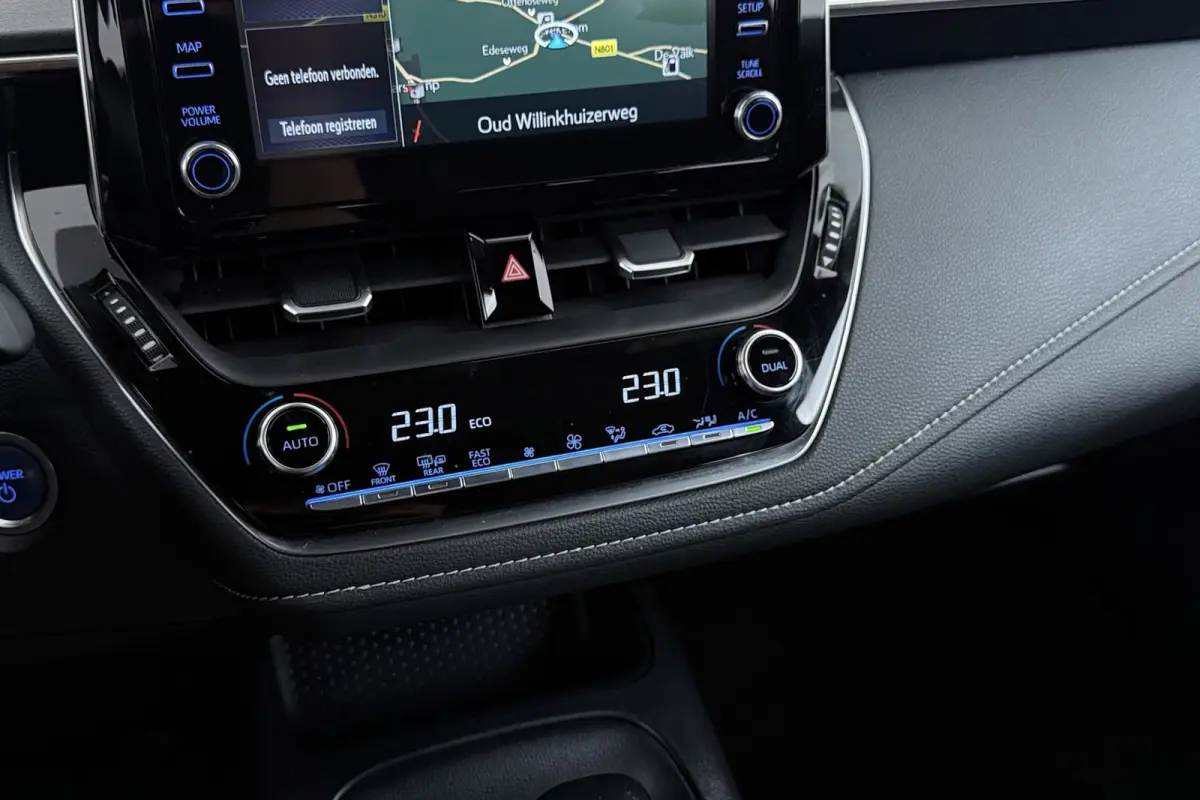 1.8 Hybrid Active | Org NL | Trekhaak | CarPlay | Camera | 92.000 KM! | Dealer Ond. |
