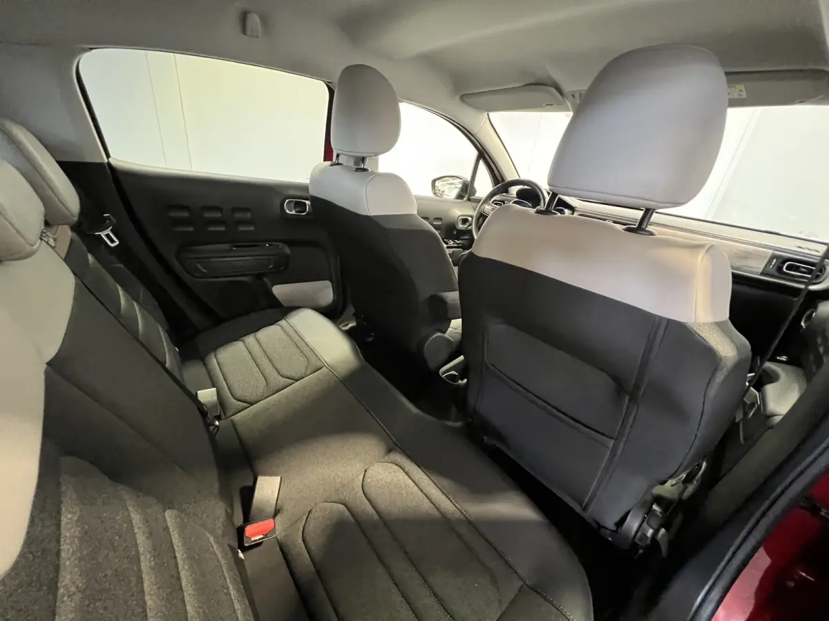 1.2 PureTech Shine | Android/Apple Carplay/Navigatie | LM Velgen 17" | Voorstoelen Verwarmd | PDC Achter + Camera | Cruise Control | Airco |