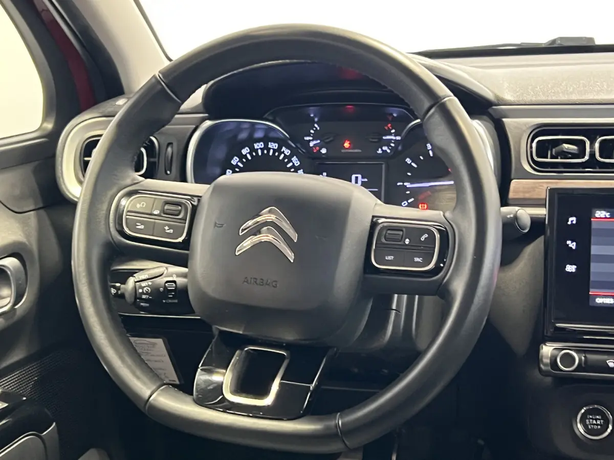 1.2 PureTech Shine | Android/Apple Carplay/Navigatie | LM Velgen 17" | Voorstoelen Verwarmd | PDC Achter + Camera | Cruise Control | Airco |