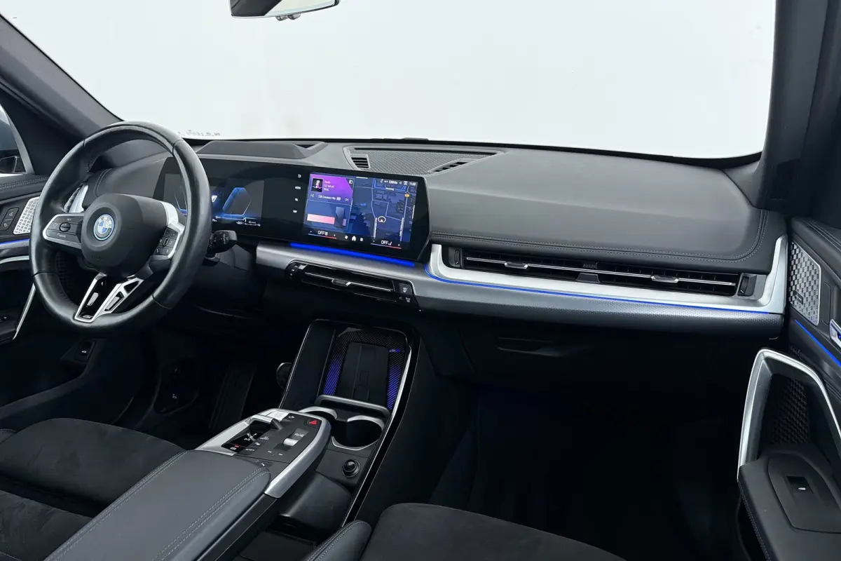 XDrive30e M-Sport | Uitklap Trekhaak | Panoramadak | Harman/Kardon | 360 Camera | CarPlay | Digital Cockpit |