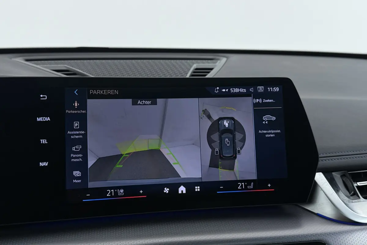 XDrive30e M-Sport | Uitklap Trekhaak | Panoramadak | Harman/Kardon | 360 Camera | CarPlay | Digital Cockpit |