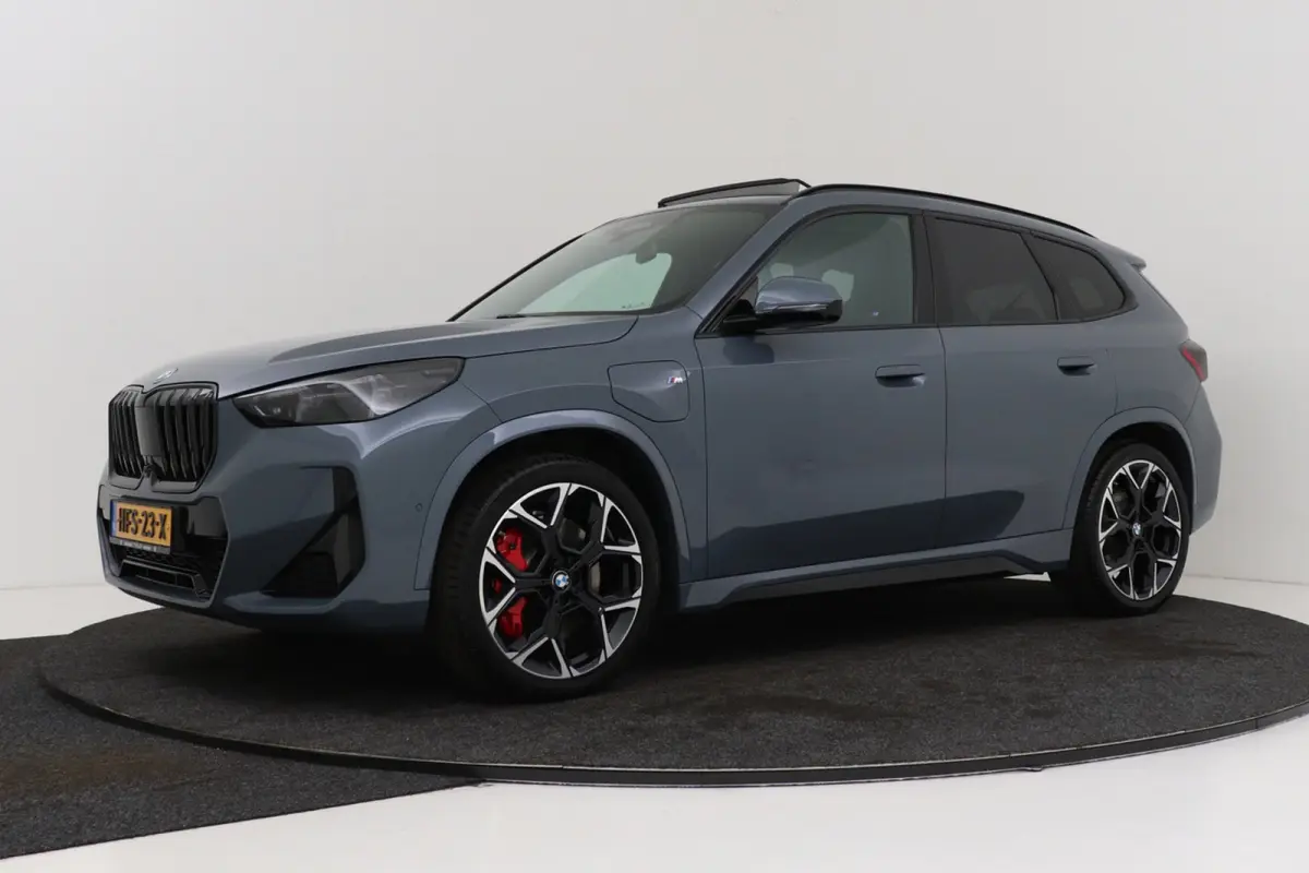 XDrive30e M-Sport | Uitklap Trekhaak | Panoramadak | Harman/Kardon | 360 Camera | CarPlay | Digital Cockpit |