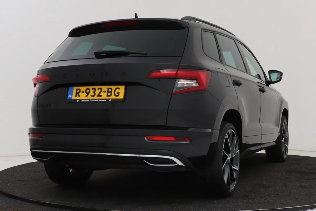 1.5 TSI Sportline Business | Uitklap Trekhaak | Camera | Stuur-/Stoelverwarming | Climate Control | CarPlay |