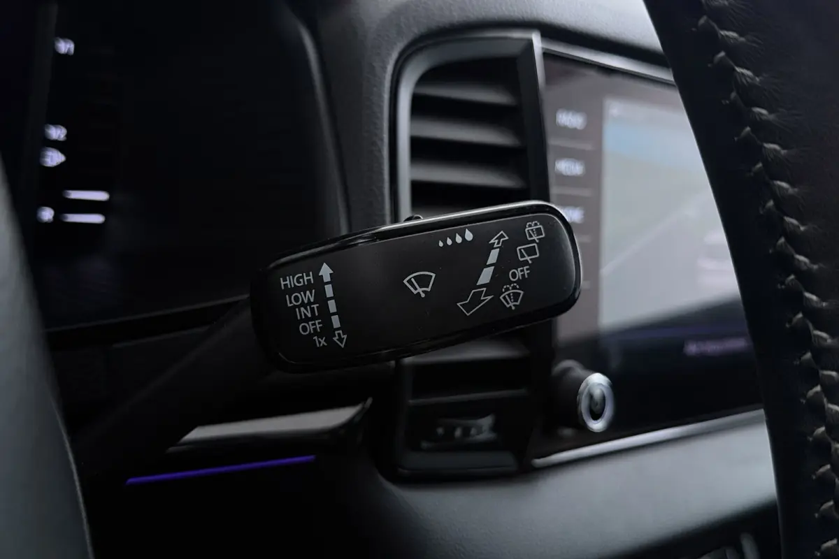 1.5 TSI Sportline Business | Uitklap Trekhaak | Camera | Stuur-/Stoelverwarming | Climate Control | CarPlay |