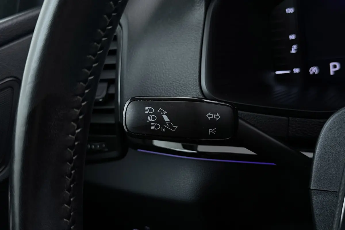 1.5 TSI Sportline Business | Uitklap Trekhaak | Camera | Stuur-/Stoelverwarming | Climate Control | CarPlay |