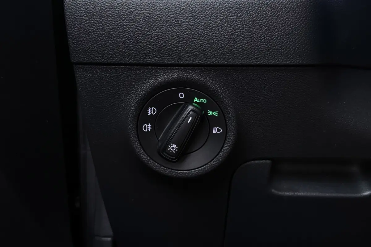 1.5 TSI Sportline Business | Uitklap Trekhaak | Camera | Stuur-/Stoelverwarming | Climate Control | CarPlay |