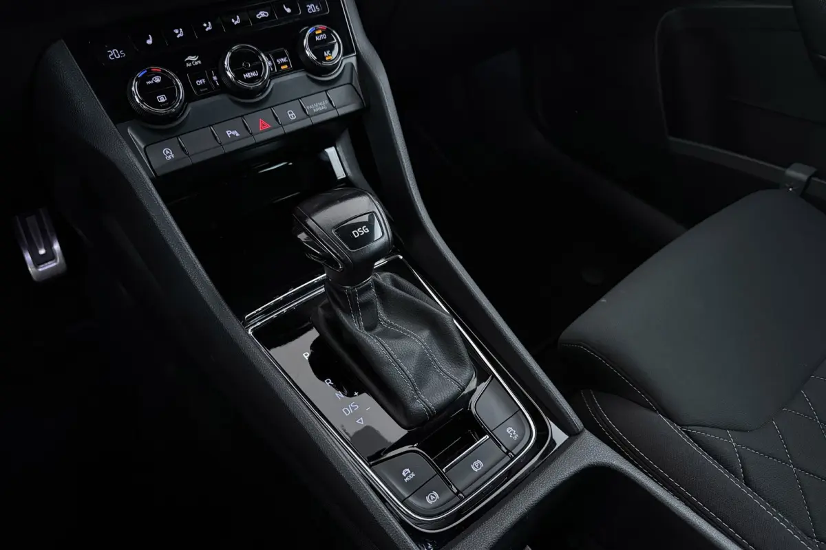 1.5 TSI Sportline Business | Uitklap Trekhaak | Camera | Stuur-/Stoelverwarming | Climate Control | CarPlay |